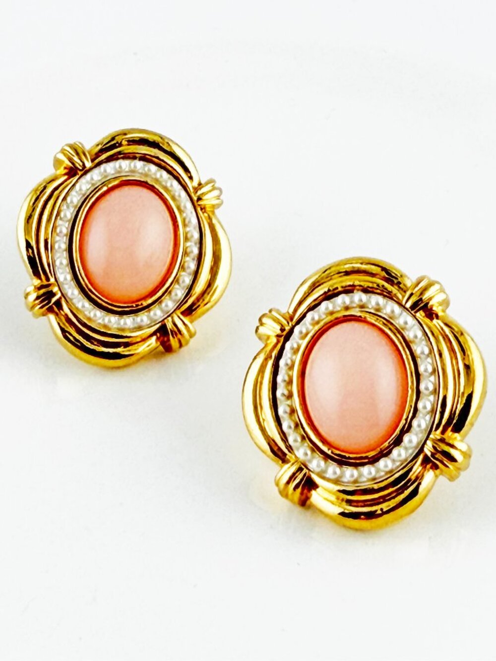 Avon Victorian Spring VTG Pink Cabochon Faux Pearl Gold Tone Post Earrings